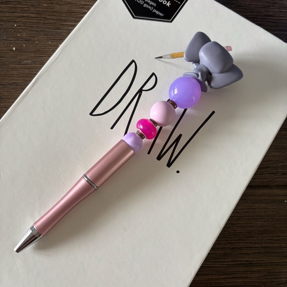 Disney Doorables: Zootopia: Finnick handmade beaded pen - Picture 3 of 3